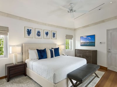 Luxury Villa Photo #17