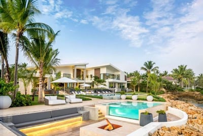 Luxury Villa Photo #6
