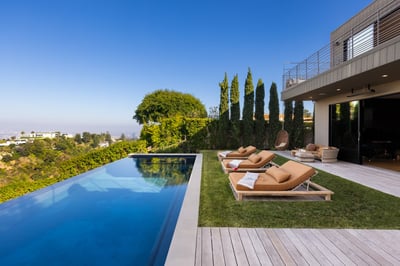 Luxury Villa Photo #4