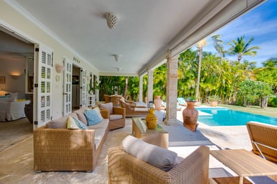 Luxury Villa Photo #15