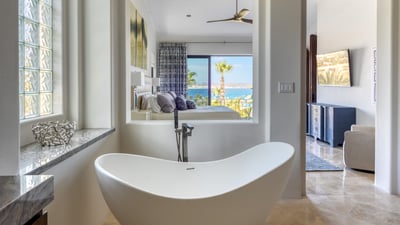 Luxury Villa Photo #30