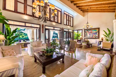 Luxury Villa Photo #17
