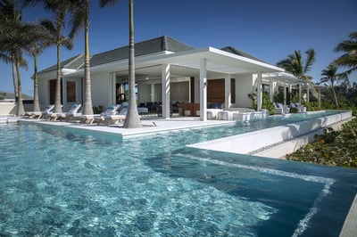 Luxury Villa Photo #4