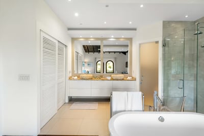 Luxury Villa Photo #23