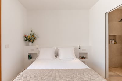 Luxury Villa Photo #17