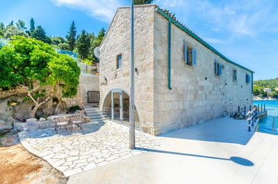 Luxury Villa Photo #15