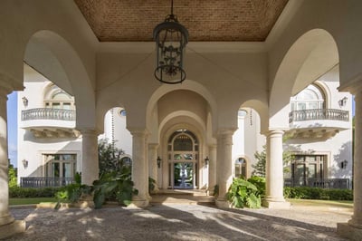 Luxury Villa Photo #34