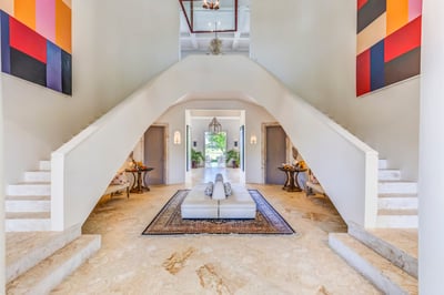 Luxury Villa Photo #26