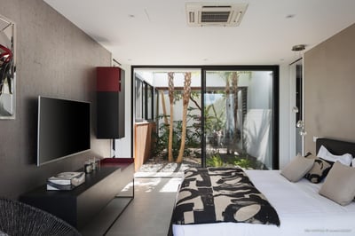 Luxury Villa Photo #17