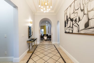 Luxury Villa Photo #12