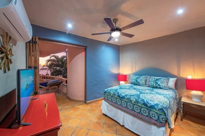 Luxury Villa Photo #38