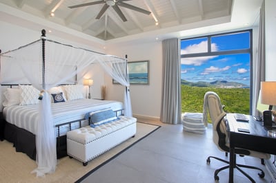 Luxury Villa Photo #26