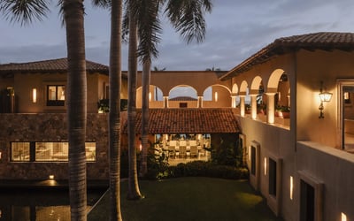 Luxury Villa Photo #16