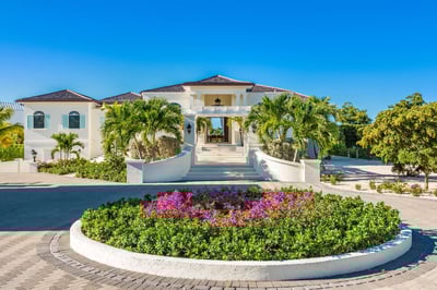 Luxury Villa Photo #6
