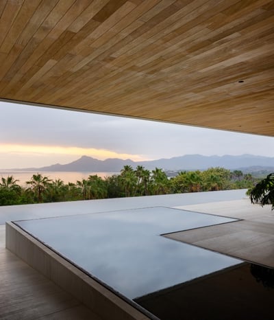 Luxury Villa Photo #6