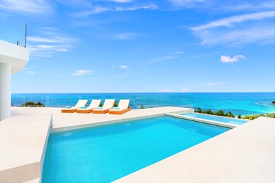 Luxury Villa Photo #4