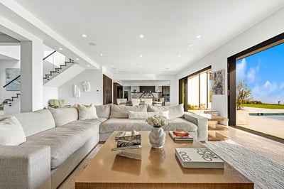 Luxury Villa Photo #26