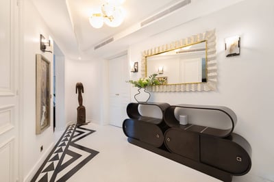 Luxury Villa Photo #6