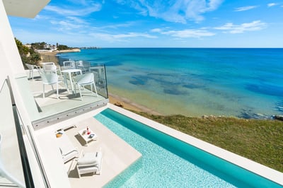Luxury Villa Photo #4