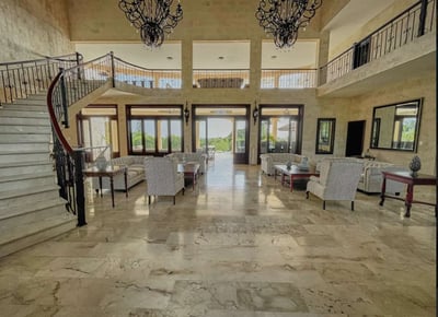 Luxury Villa Photo #16