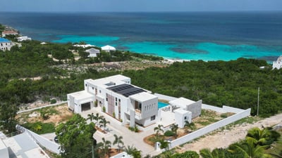 Luxury Villa Photo #5