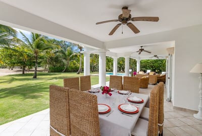Luxury Villa Photo #6