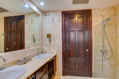 Luxury Villa Photo #30