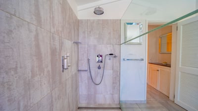 Luxury Villa Photo #30