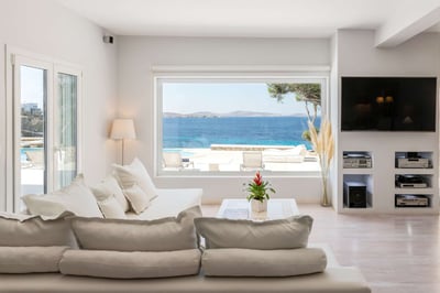 Luxury Villa Photo #9