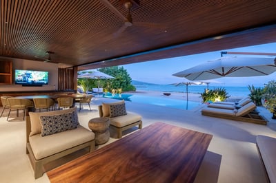 Luxury Villa Photo #22