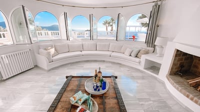 Luxury Villa Photo #22