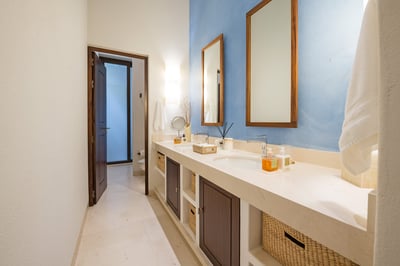 Luxury Villa Photo #83