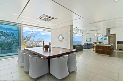 Luxury Villa Photo #23