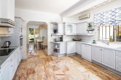 Luxury Villa Photo #10