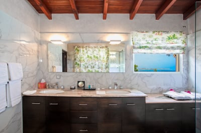 Luxury Villa Photo #36