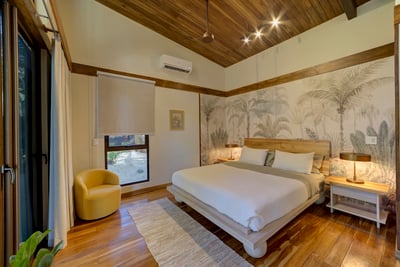 Luxury Villa Photo #18