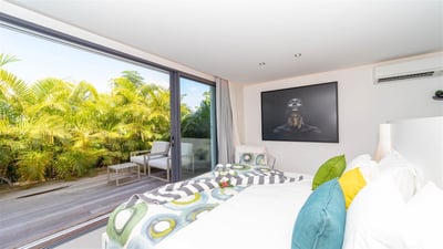 Bedroom 3: Located on the lower level. King size bed, air conditioning, HD-TV, Dish Networ