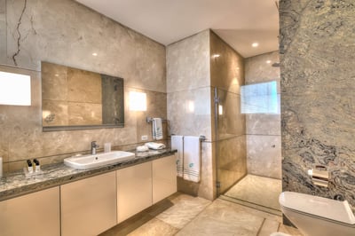 Luxury Villa Photo #43