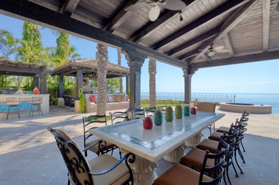 Luxury Villa Photo #18