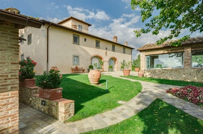 Luxury Villa Photo #4