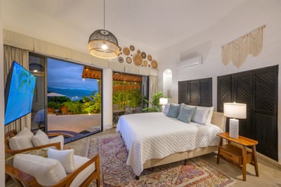 Luxury Villa Photo #27