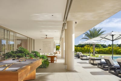 Solara – Lakefront Luxury with Gym, Sauna & Sunset