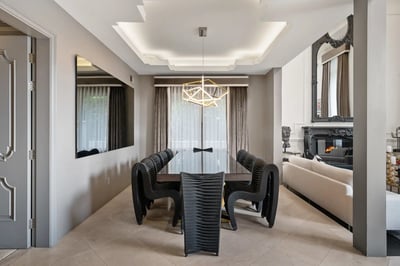 Luxury Villa Photo #12