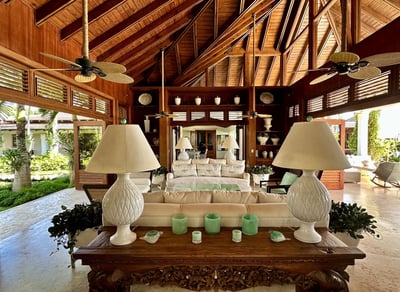 Luxury Villa Photo #19