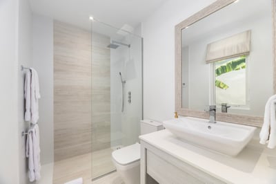 Luxury Villa Photo #18