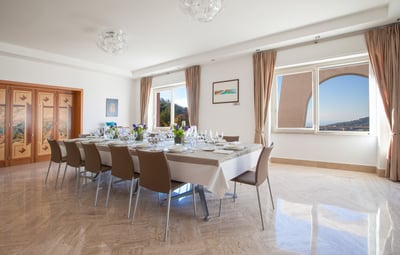 Luxury Villa Photo #11