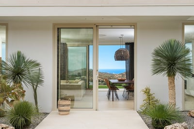 Luxury Villa Photo #25