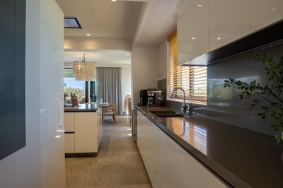 Luxury Villa Photo #22