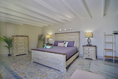 Luxury Villa Photo #32