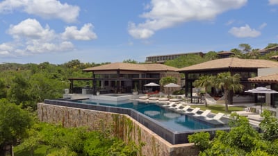 Luxury Villa Photo #3